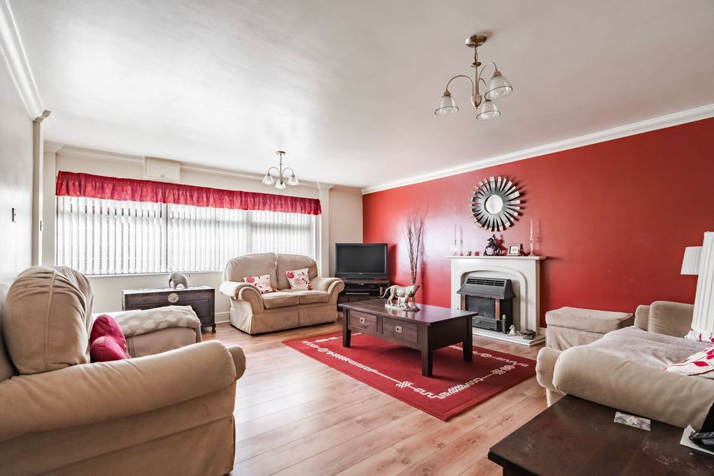 Property photo 2 of 19