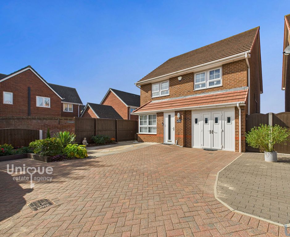 Property photo 2 of 32