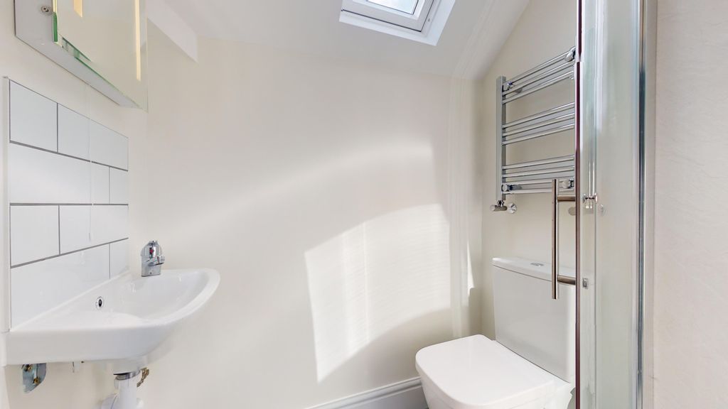 Property photo 3 of 7 Sf Room 3 Es