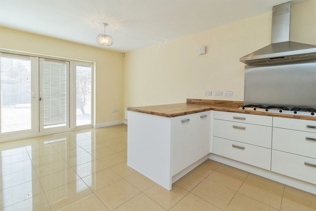Property photo 2 of 28