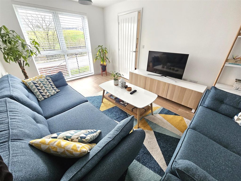 Property photo 3 of 20 Sitting Room.Jpg