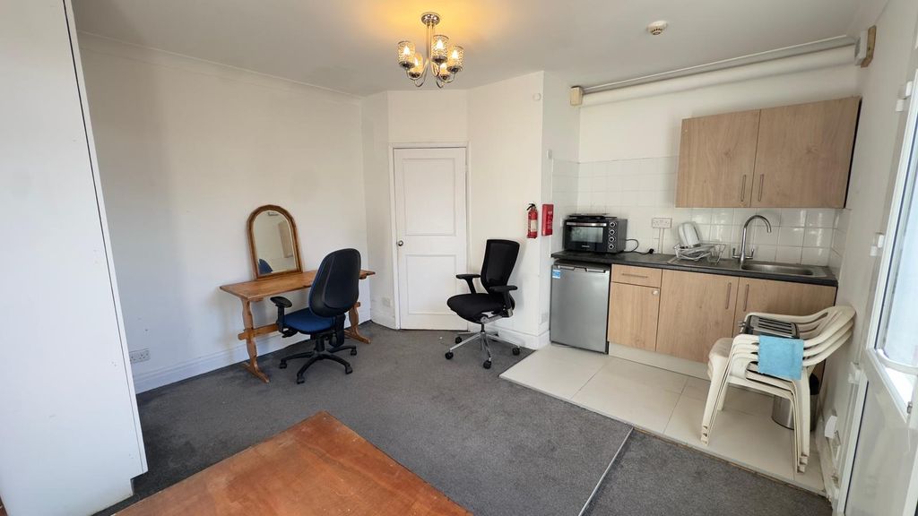 Property photo 3 of 9 Whatsapp Image 2026-03-17 At 3.50.07 Pm