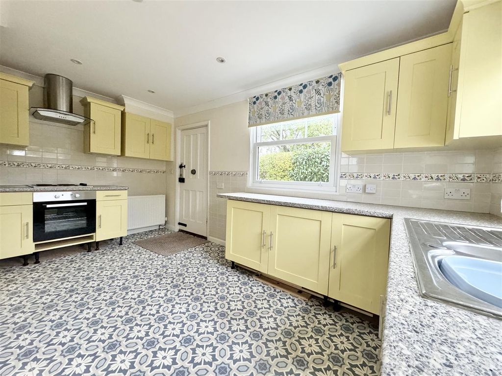Property photo 2 of 13 Kitchen