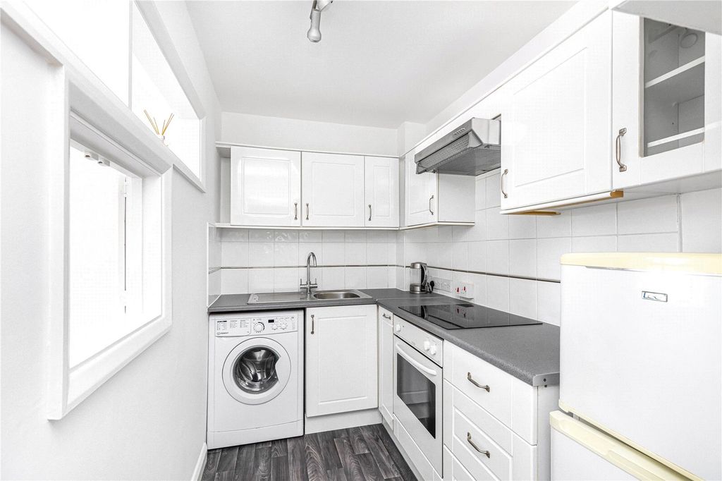 Property photo 2 of 11 Picture No. 16