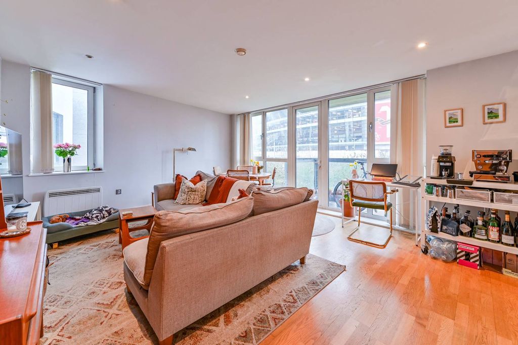 Property photo 1 of 8