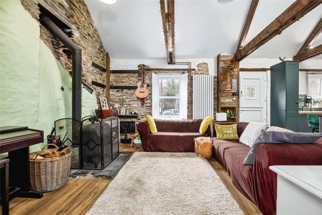 Property photo 2 of 44 Picture No. 32