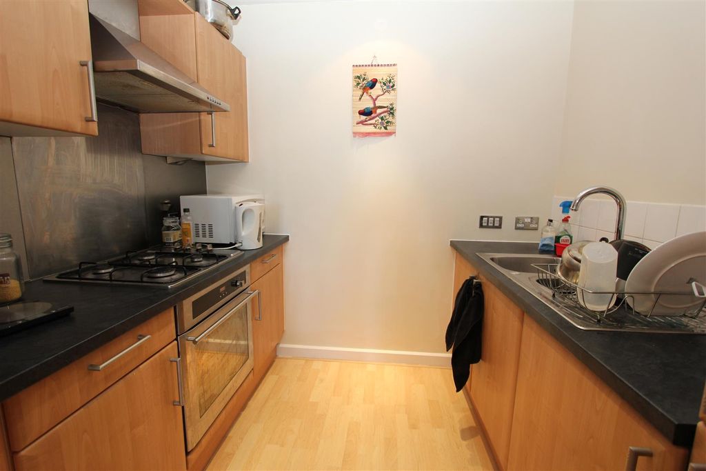 Property photo 3 of 9 Kitchen.Jpg