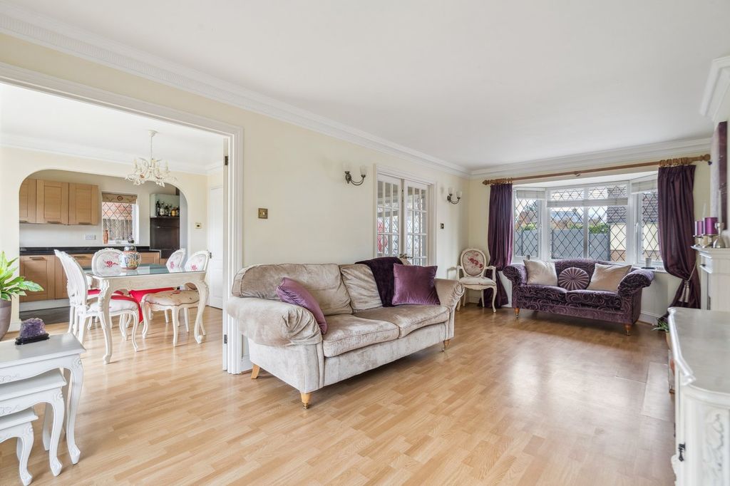 Property photo 2 of 19