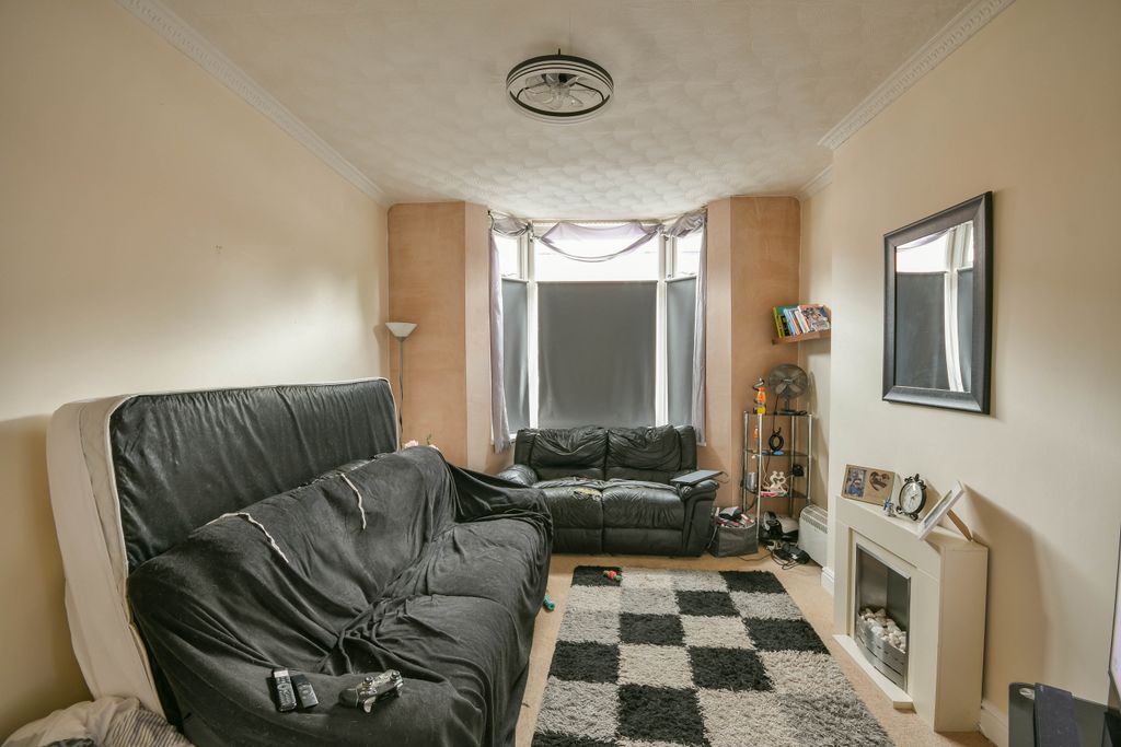 Property photo 2 of 19