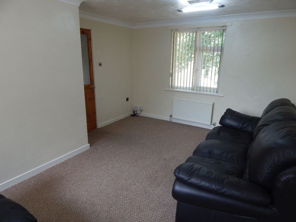 Property photo 3 of 14 Living Room