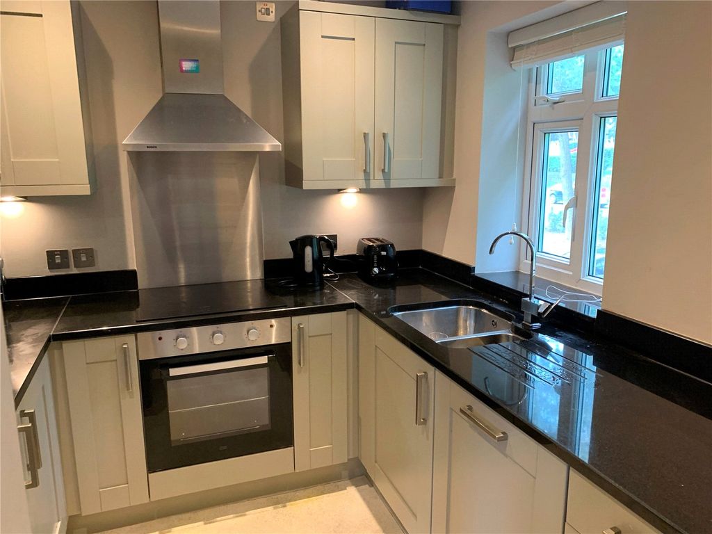 Property photo 2 of 11 Kitchen