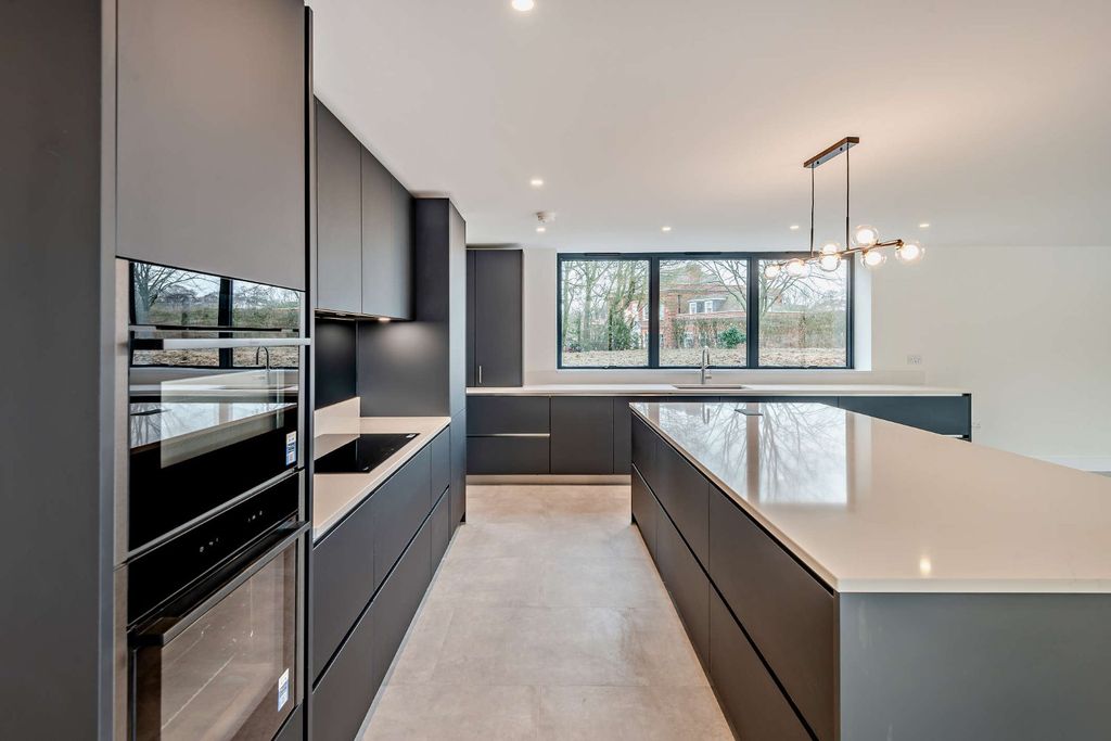 Property photo 3 of 16 Picture No. 19