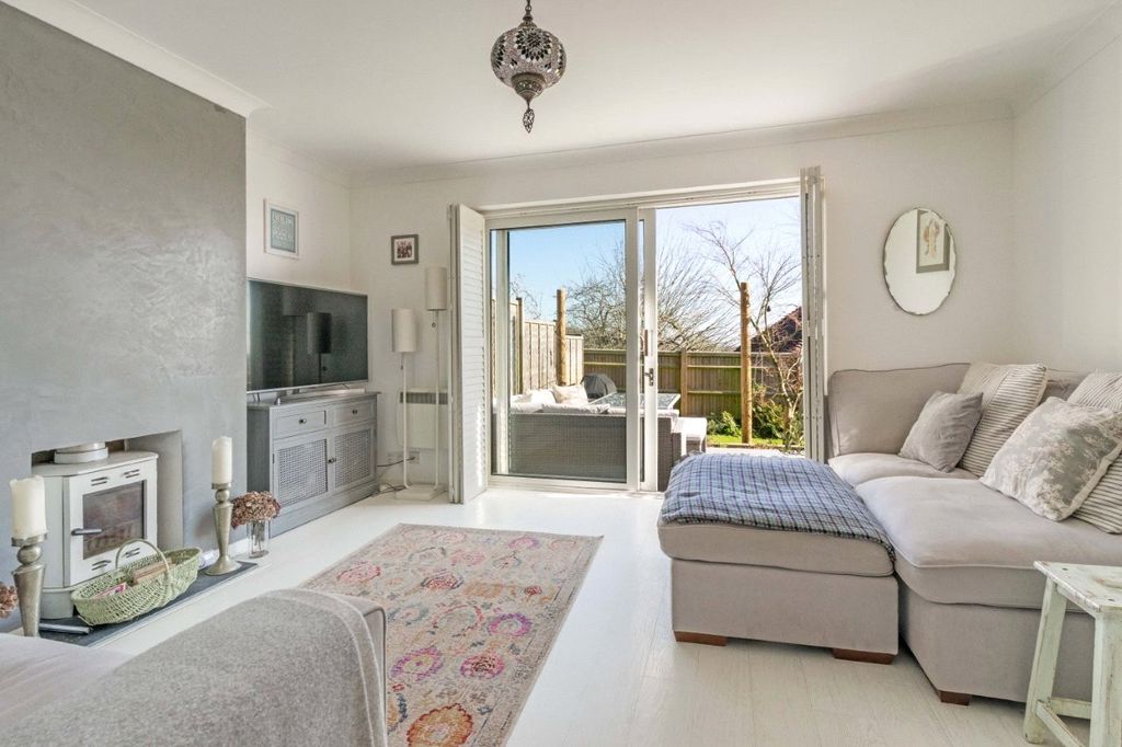 Property photo 2 of 17 Sitting Room