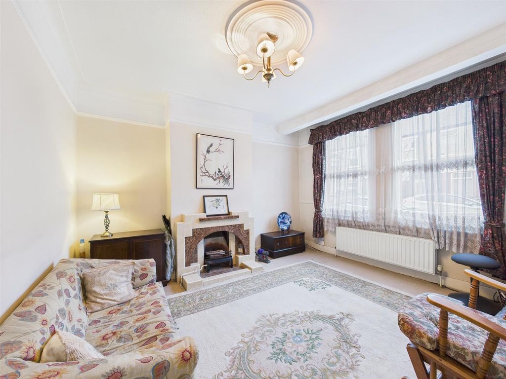 Property photo 3 of 16 Cam01358G0-Pr0205-Still005.Jpg