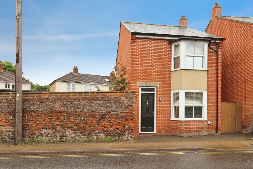 Property photo 1 of 11