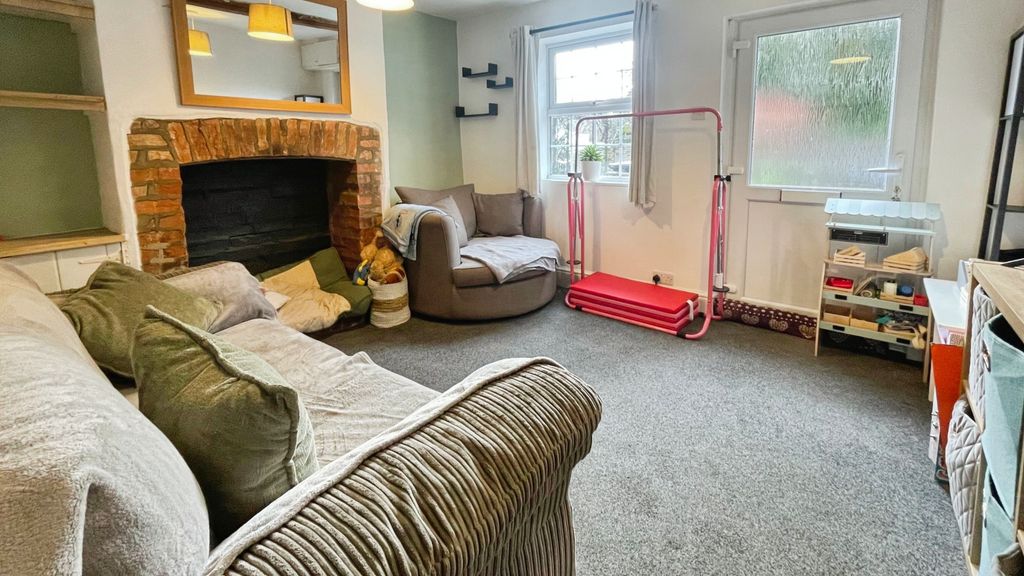 Property photo 3 of 11 Living Room