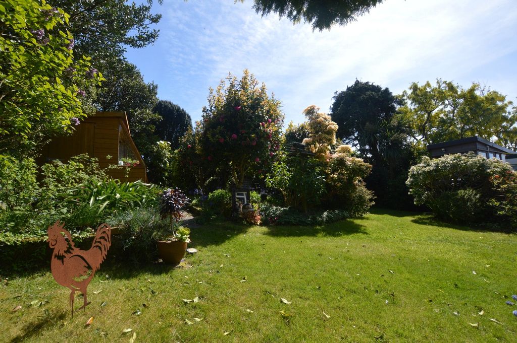 Property photo 2 of 23 2 - Picture No. 33