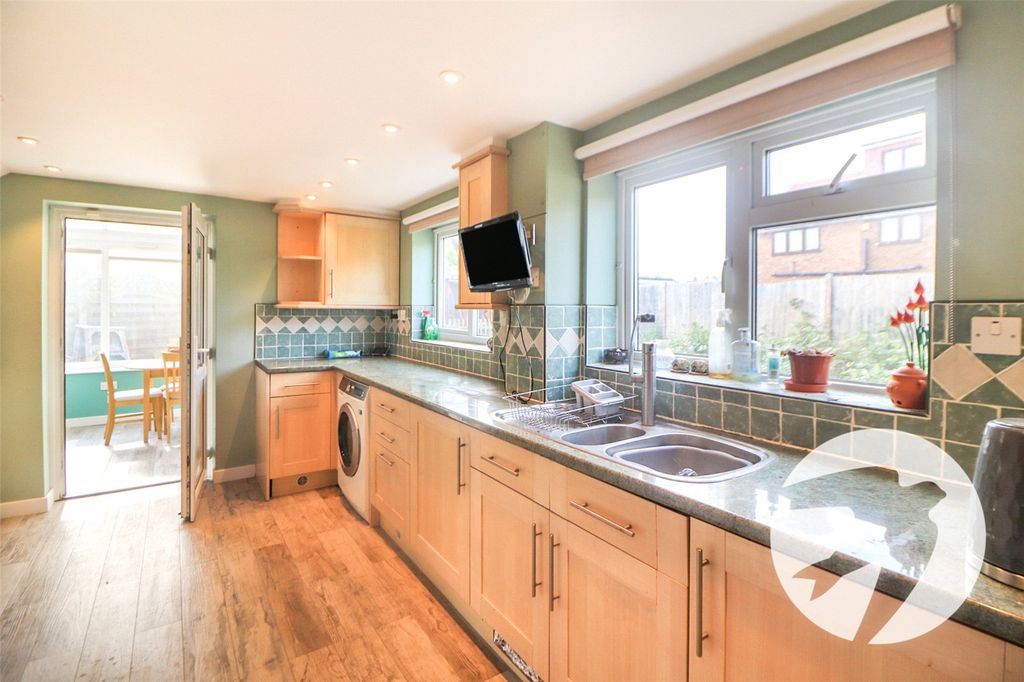 Property photo 2 of 11 Picture No. 04