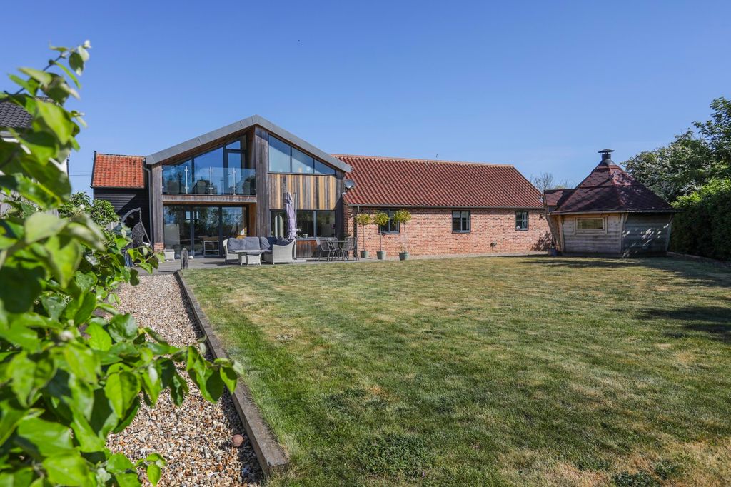 Property photo 1 of 35