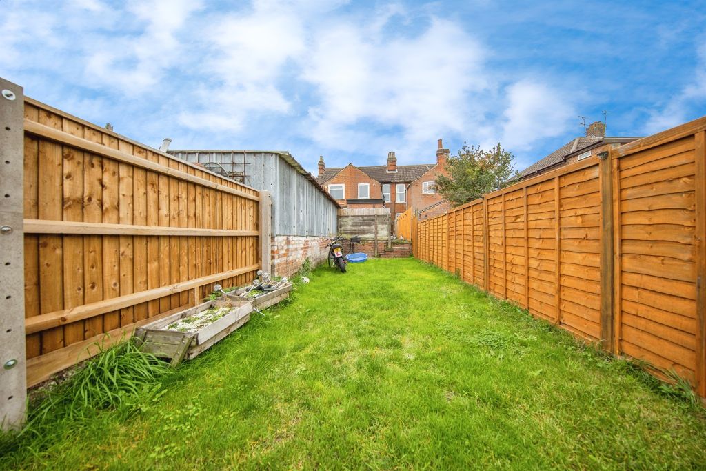 Property photo 2 of 18