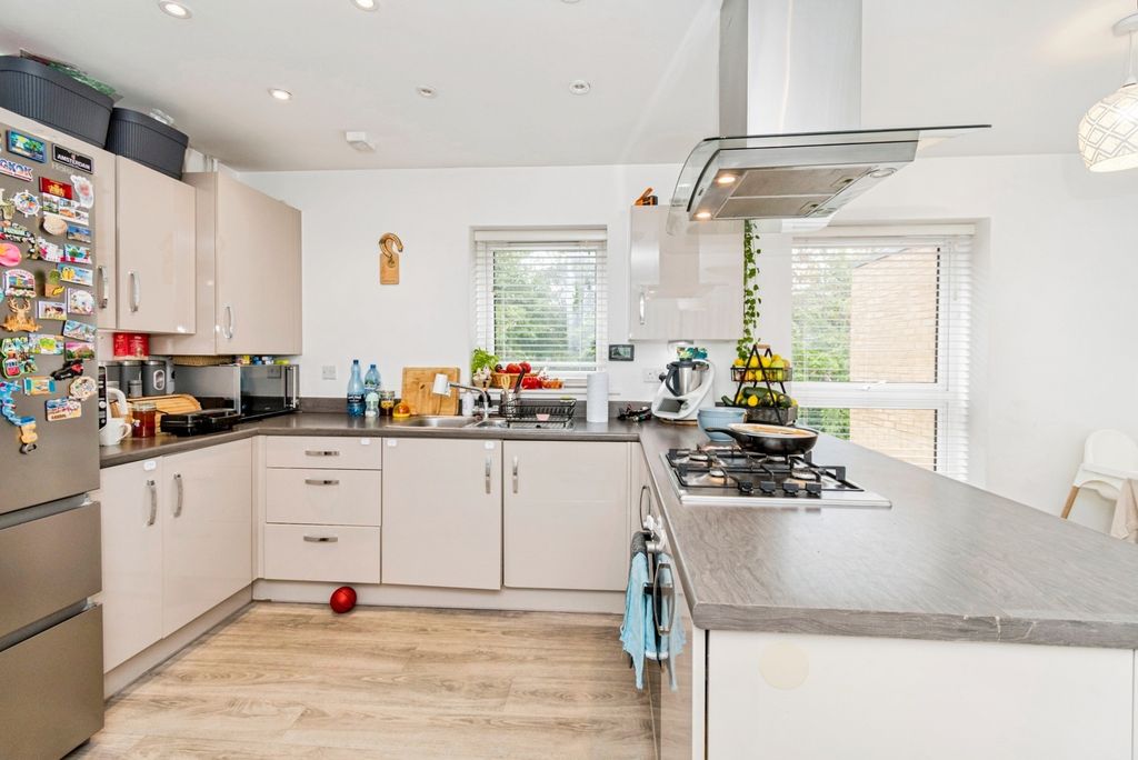Property photo 3 of 17 Pbox-Img.Jpg