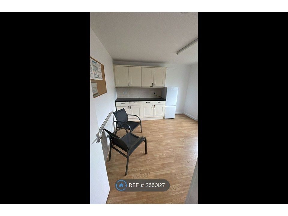 Property photo 3 of 15 Kitchen