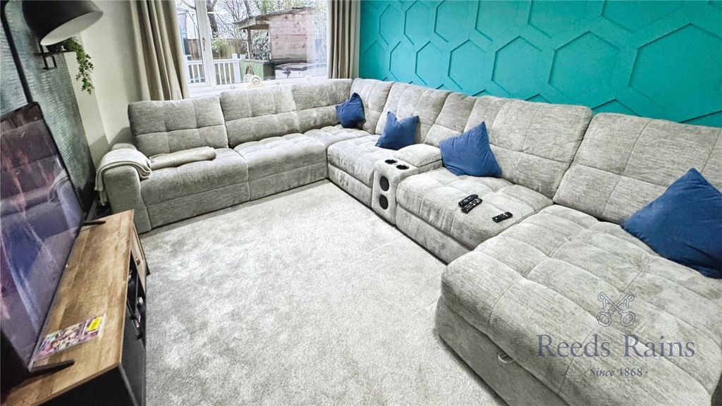 Property photo 2 of 12 Picture No. 02