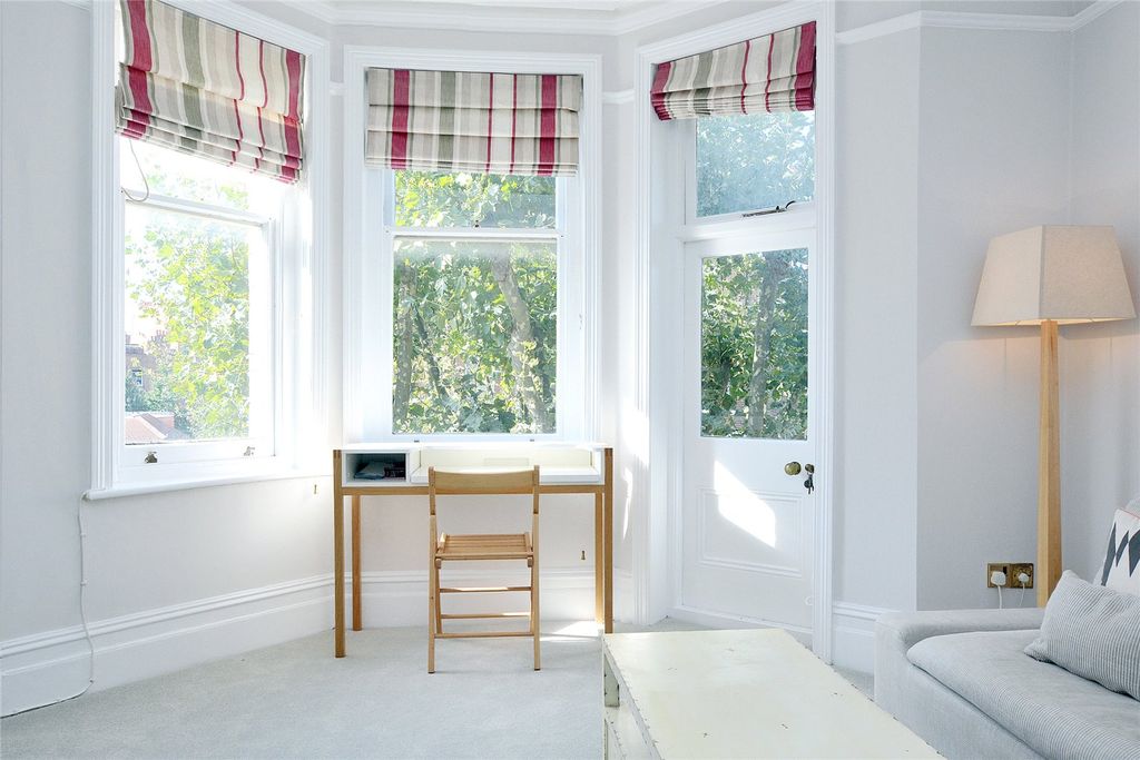 Property photo 3 of 13 Reception