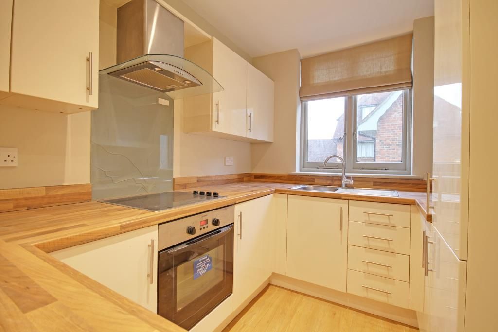 Property photo 3 of 8 Kitchen_Lge.Jpg