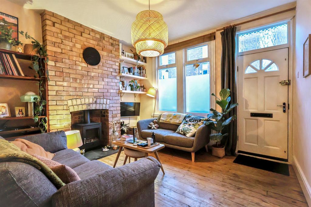 Property photo 2 of 17 Img_3798-2.Jpg