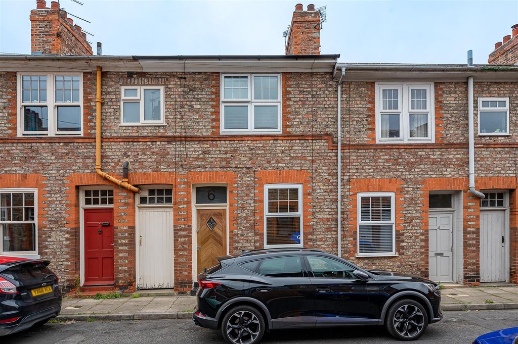 Property photo 1 of 14 External