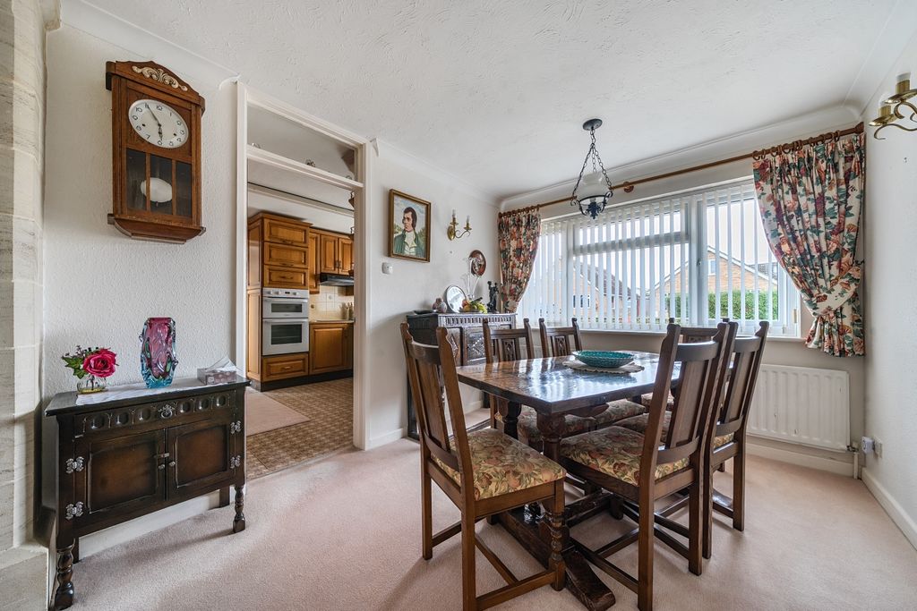 Property photo 3 of 19 1370261-17-68F6270E505Cf