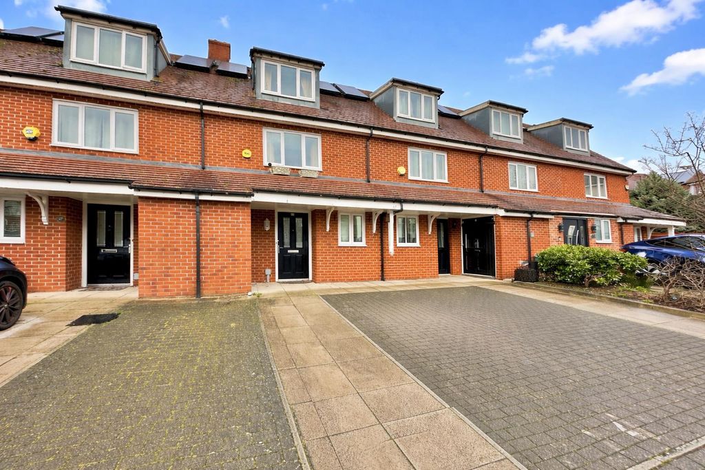 Property photo 1 of 17 A1A4d74d-3524-4539-Ac0A-d43365Cef752.Png