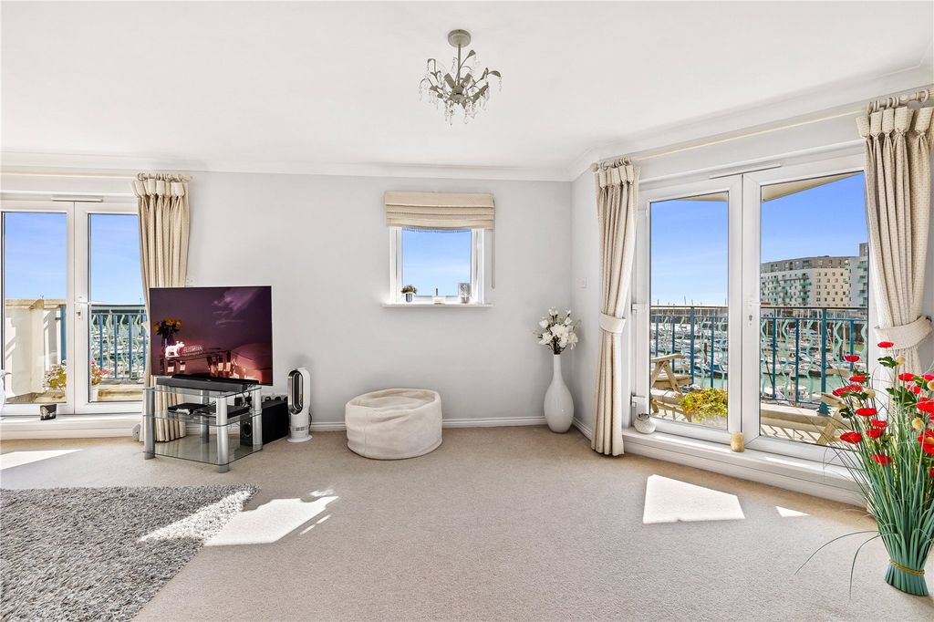 Property photo 3 of 20 Picture 3