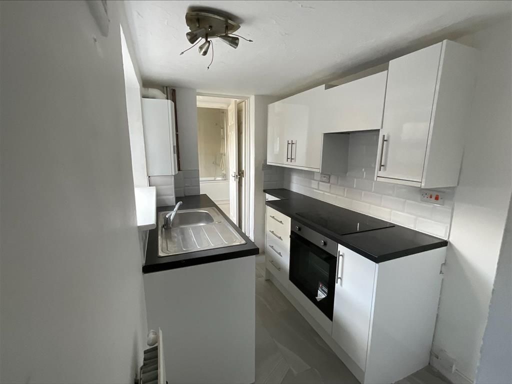 Property photo 1 of 10 Kitchen