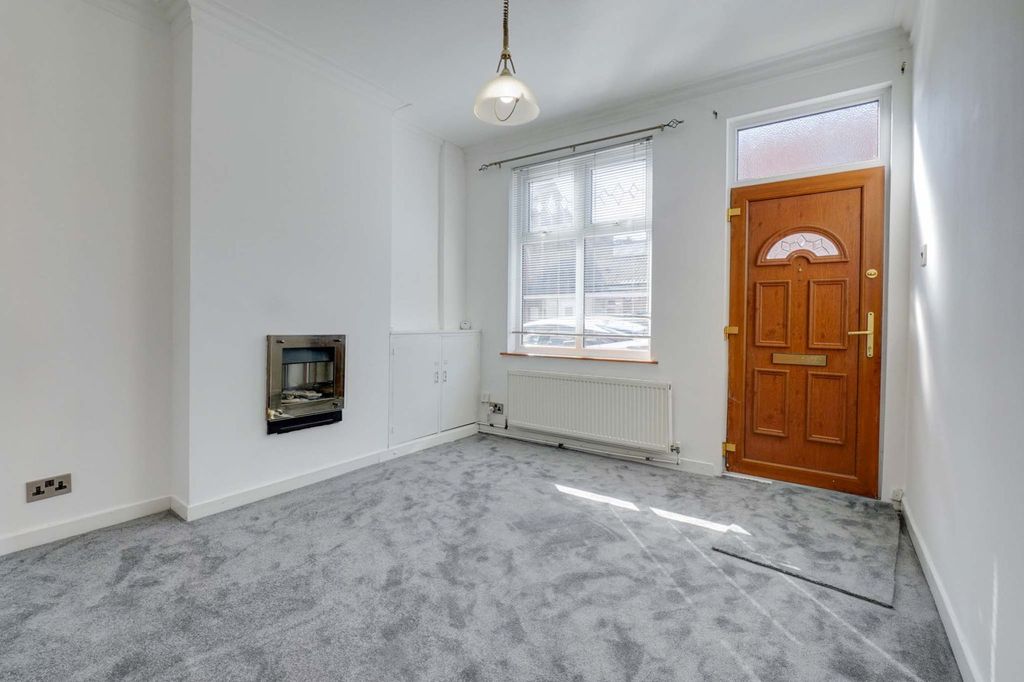 Property photo 2 of 16