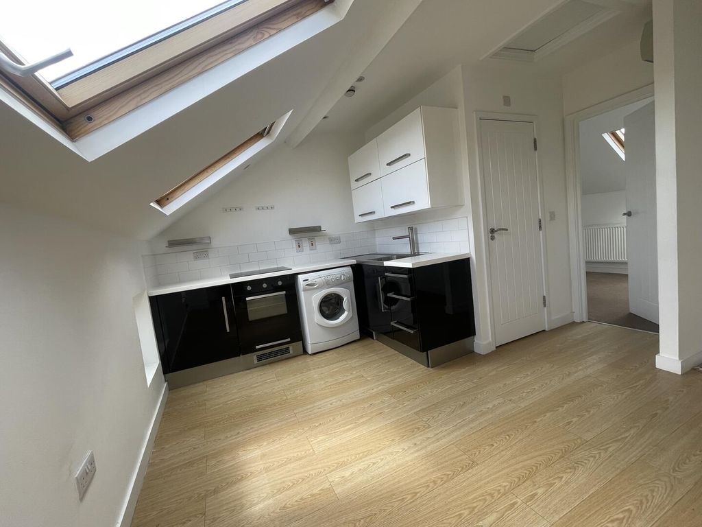 Property photo 2 of 5 Kitchen