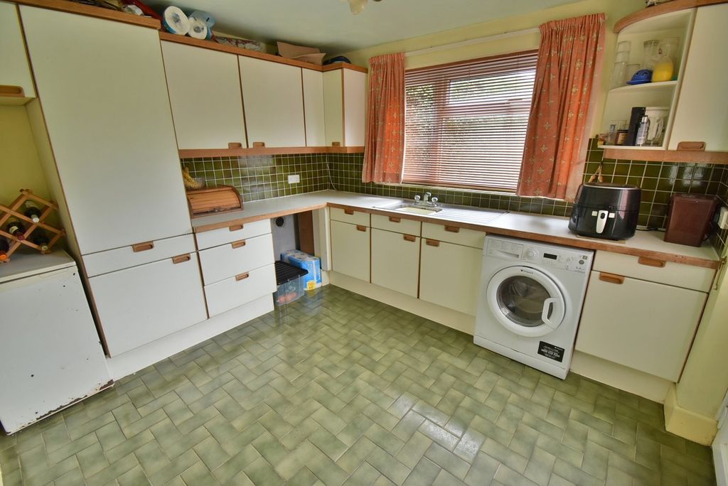 Property photo 2 of 21