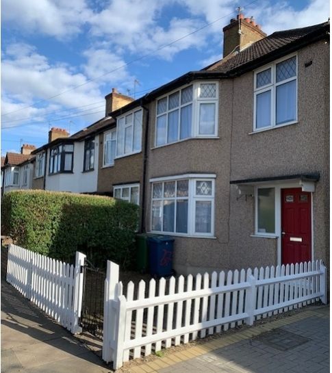 Property photo 1 of 6 Outside 87