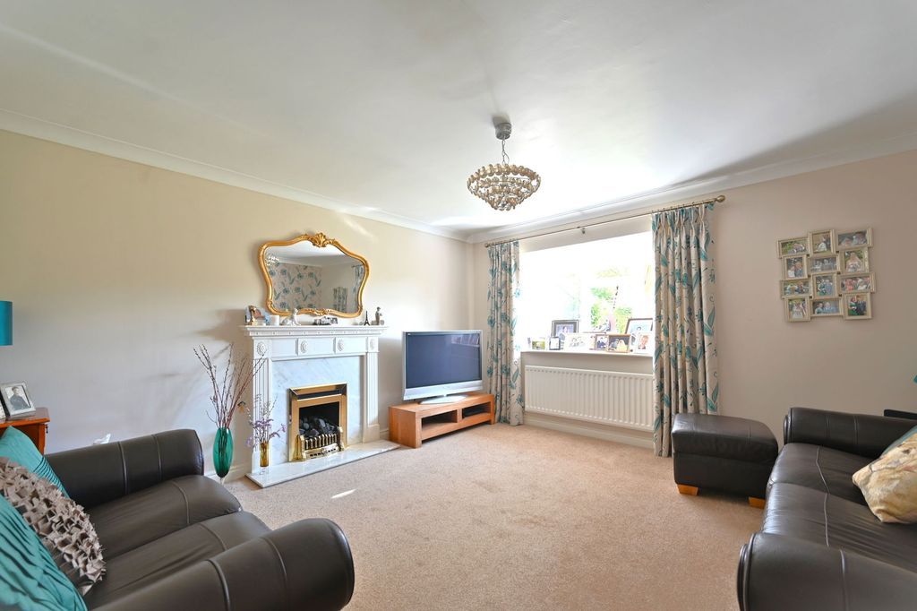 Property photo 2 of 26