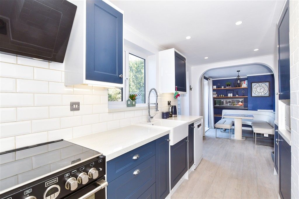 Property photo 3 of 16 Kitchen