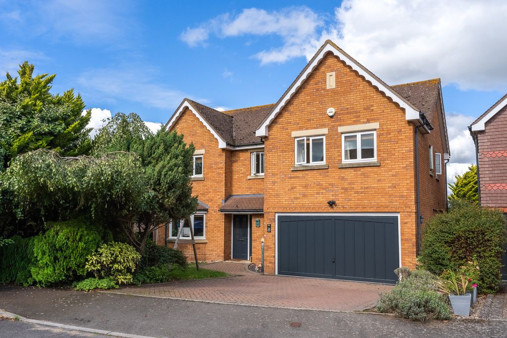Property photo 1 of 39