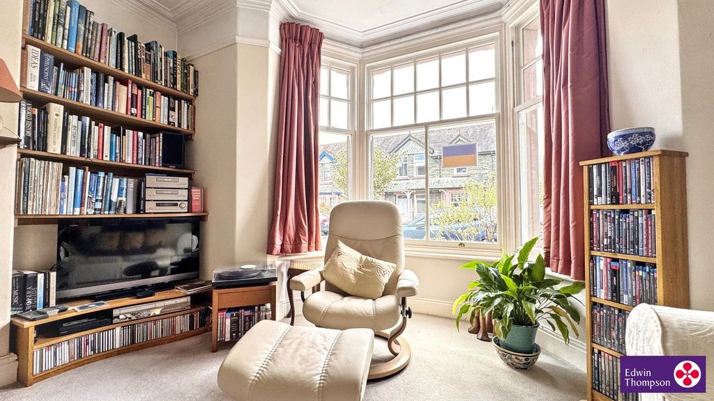 Property photo 3 of 23