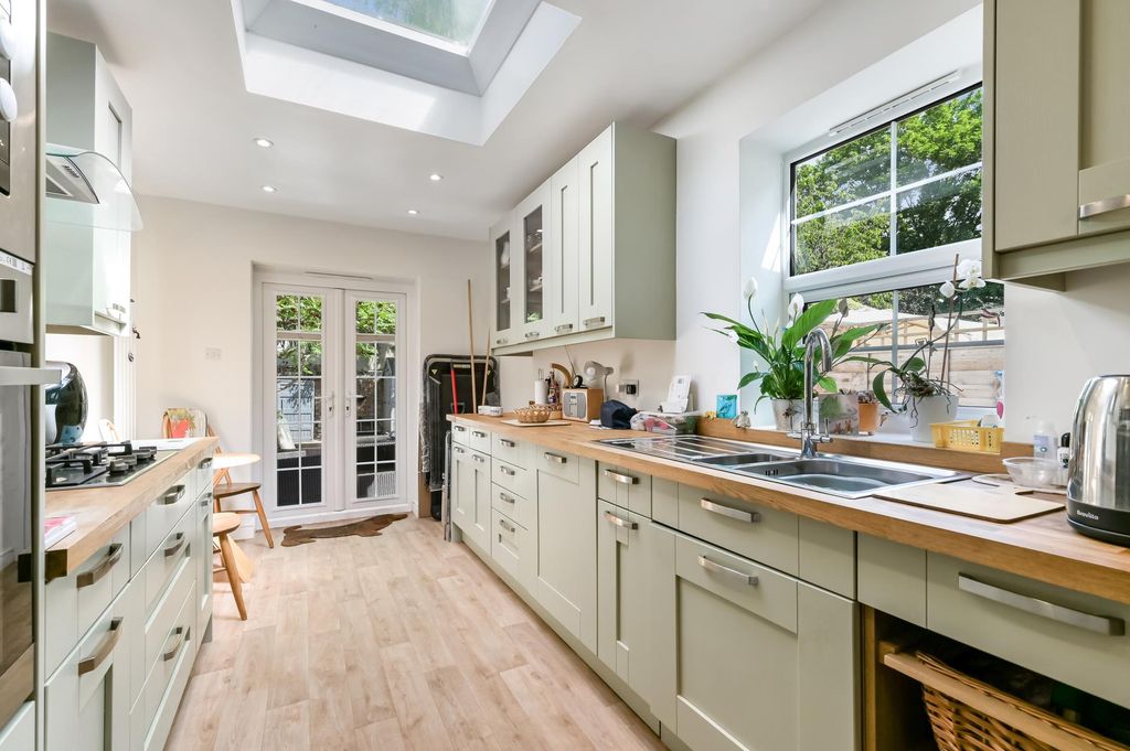 Additional image 7 of 3 bed semi-detached house for saleChurch Walk, Brentford TW8