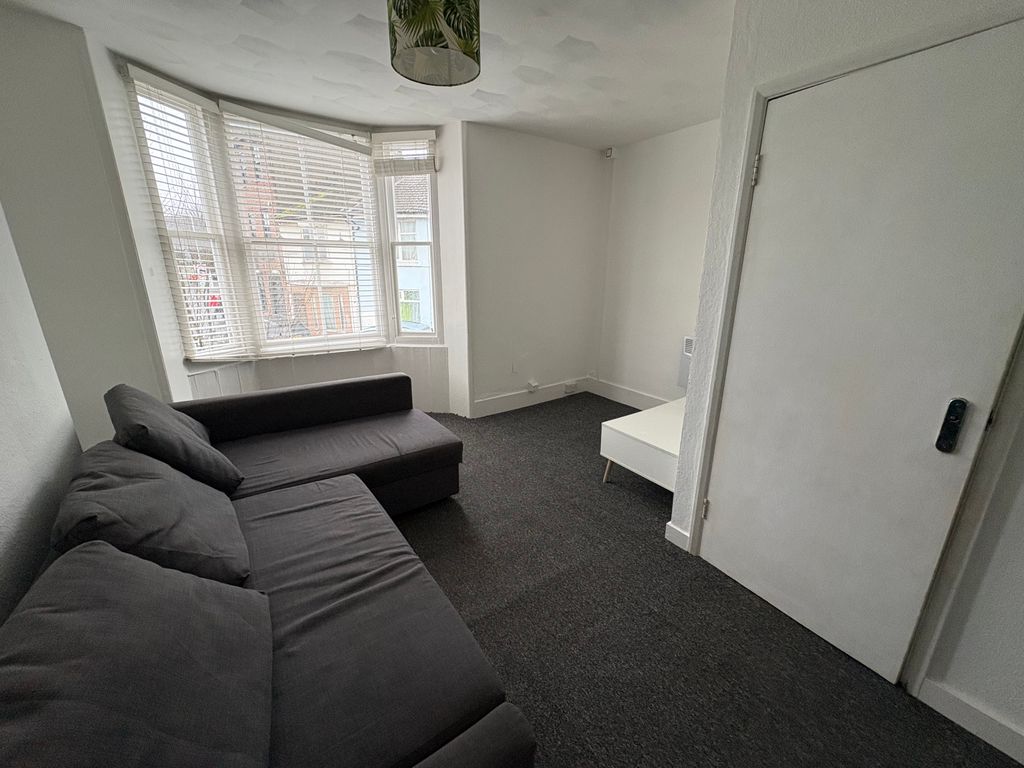 Property photo 2 of 7 Property