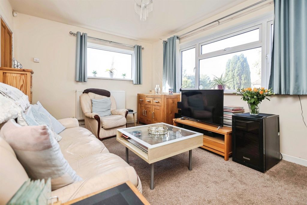 Property photo 3 of 16