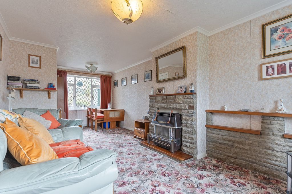 Property photo 3 of 19
