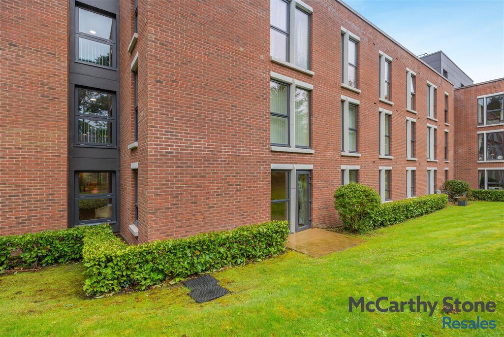 Property photo 1 of 23 8695202-Exterior03.Jpg