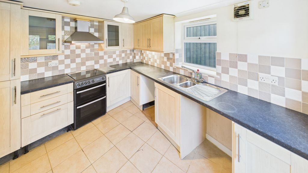 Property photo 3 of 11 Gallery