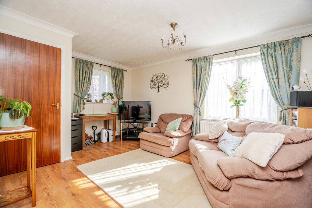 Property photo 2 of 16